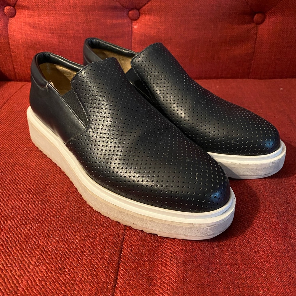 Claetyn Wood Dark Blue Perforated Slip On BARELY WORN